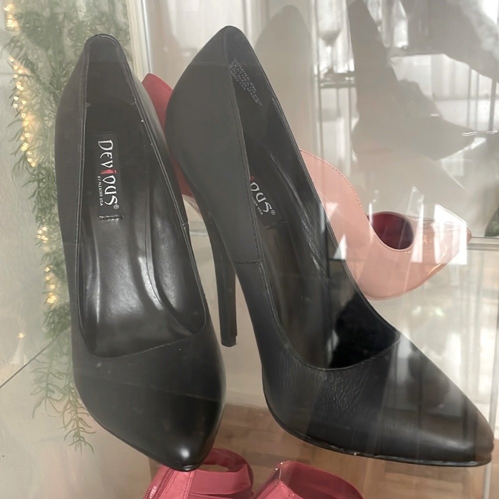 Beautiful REAL LEATHER super high stiletto pumps